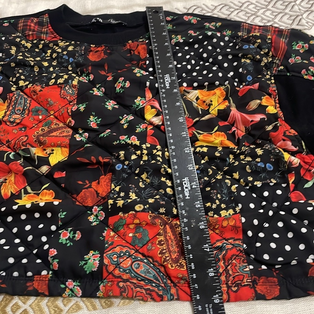 (N3) ZARA Cropped sweatshirt with patches size M - Picture 11 of 13